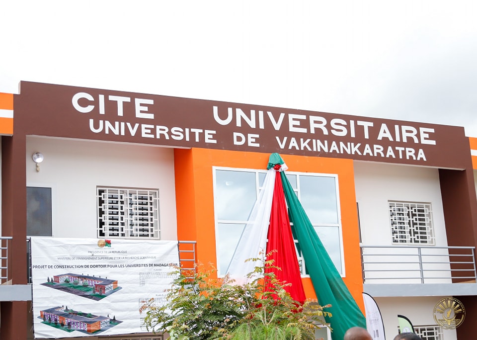 video direct universitie analanjirofo